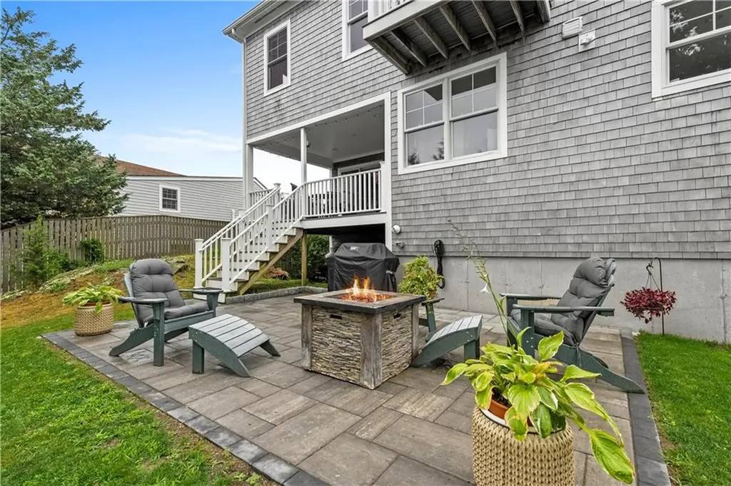 18 North Water Street Portsmouth RI 02871