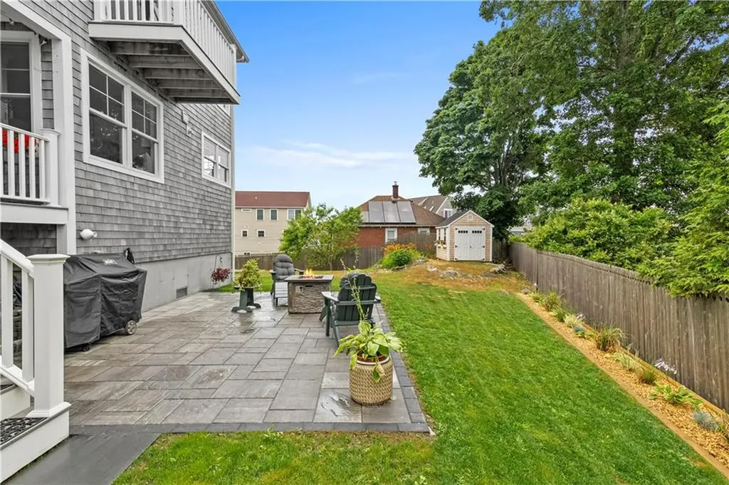 18 North Water Street Portsmouth RI 02871