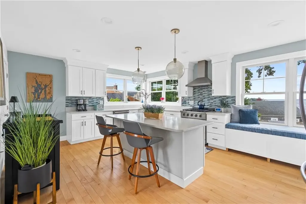 18 North Water Street Portsmouth RI 02871