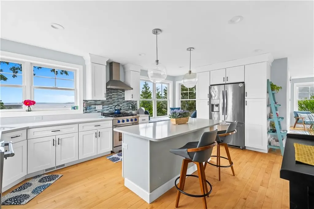 18 North Water Street Portsmouth RI 02871