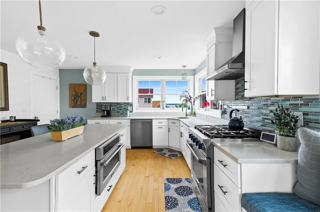 18 North Water Street Portsmouth RI 02871