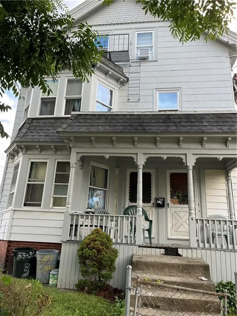 35 Appleton Avenue Pawtucket RI 02860