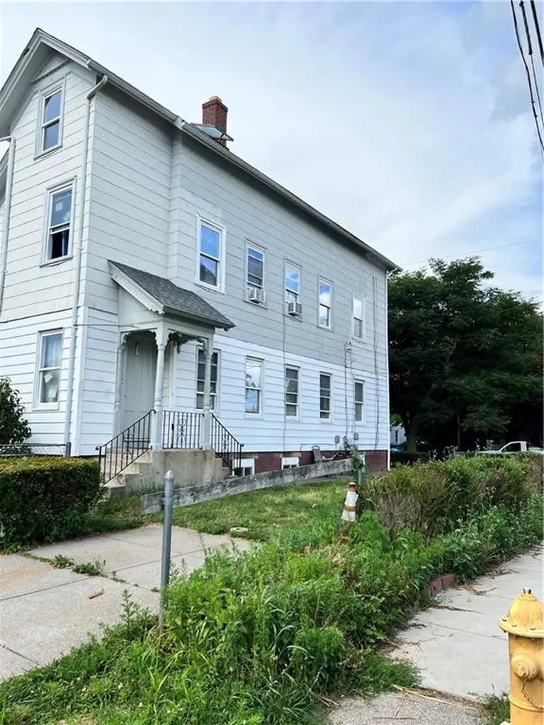 35 Appleton Avenue Pawtucket RI 02860