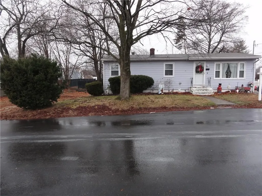 31 Auburn Avenue Johnston RI 02919