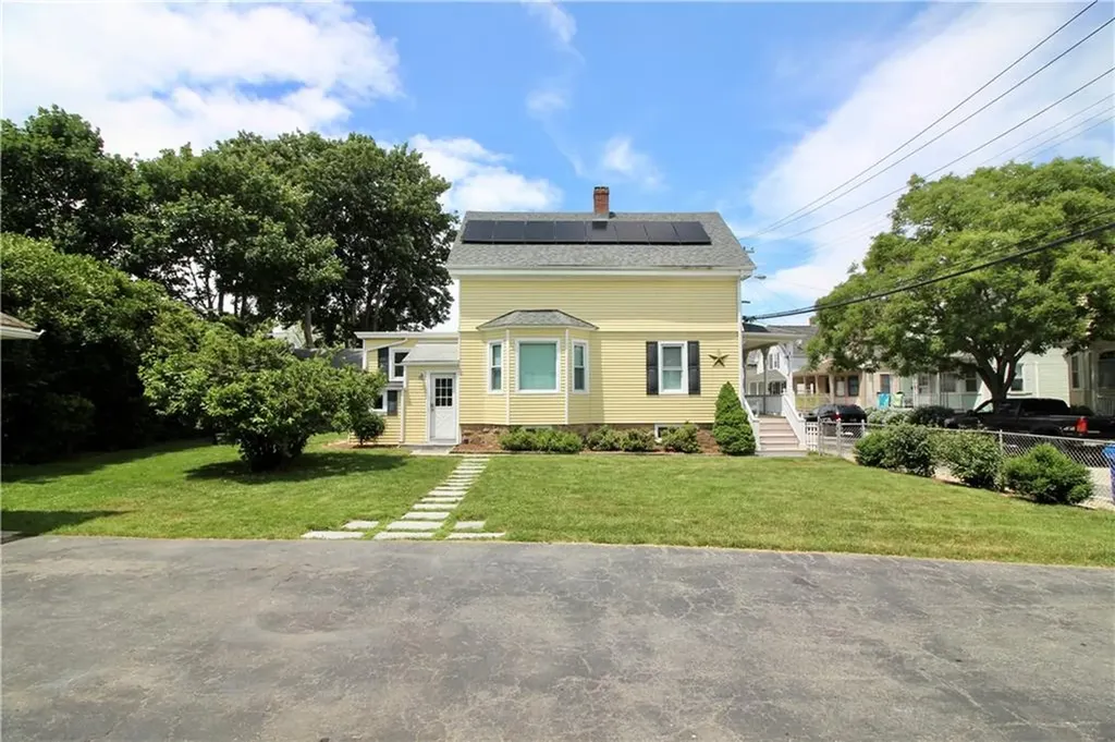 16 Congdon Avenue Newport RI 02840