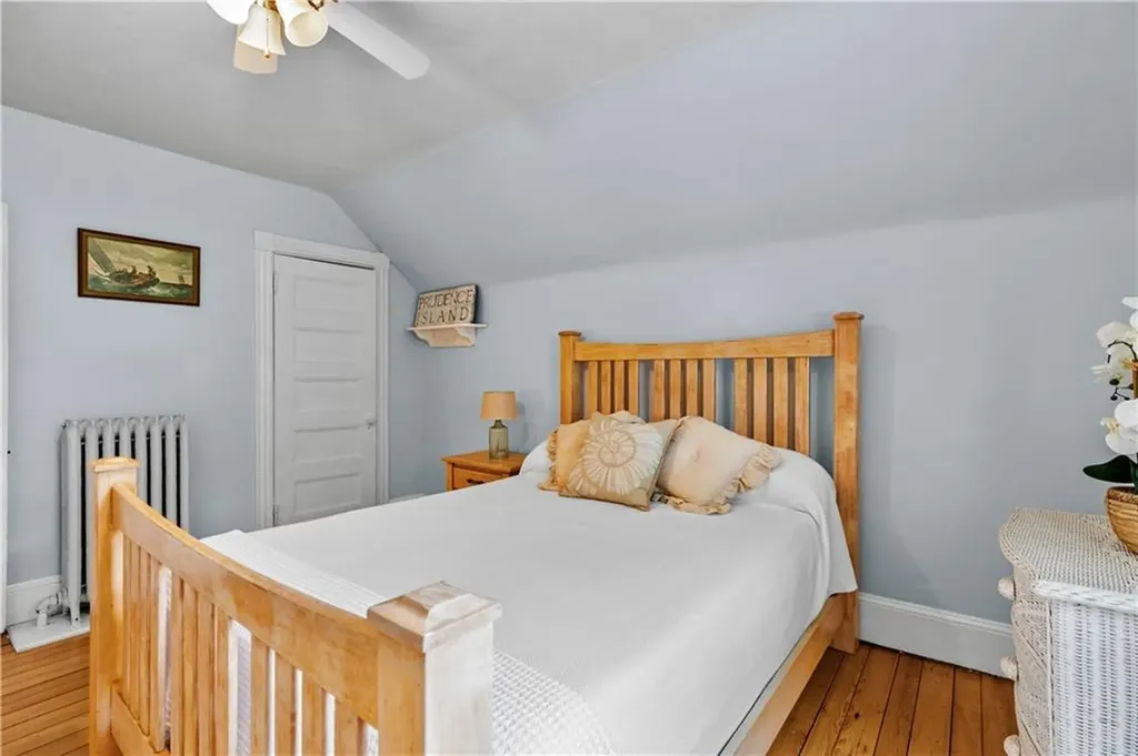 16 Congdon Avenue Newport RI 02840
