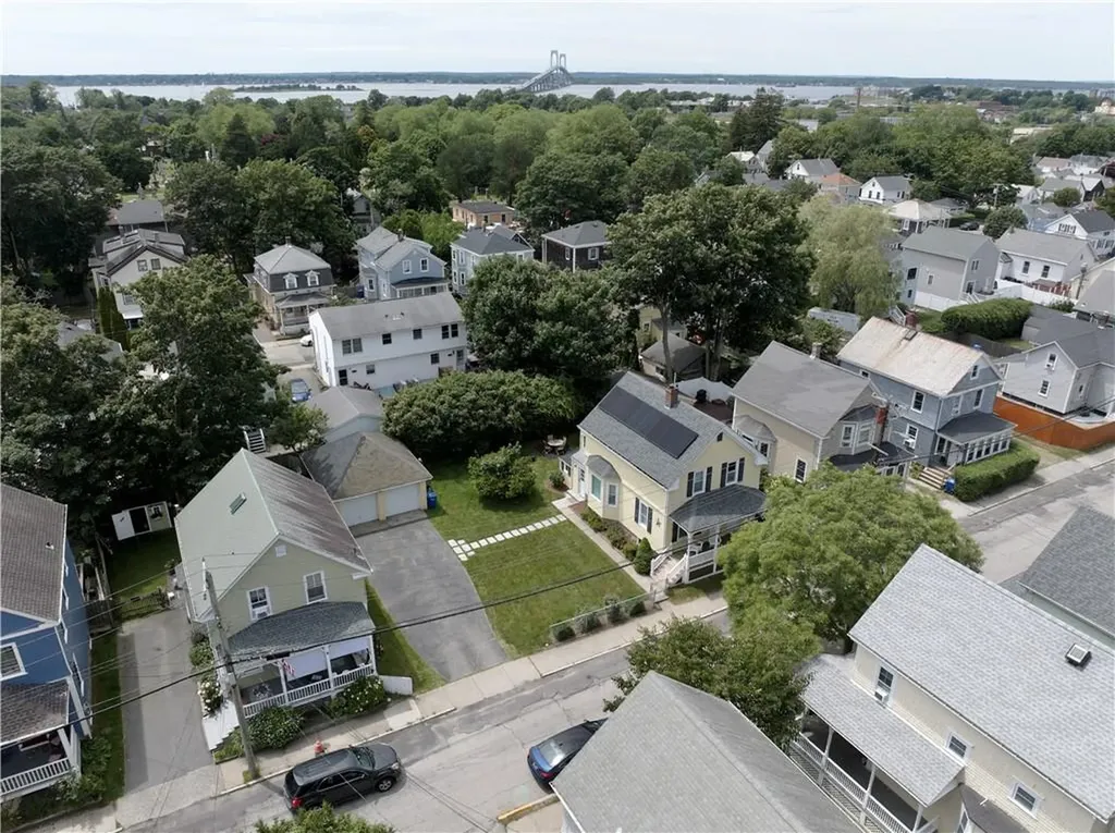 16 Congdon Avenue Newport RI 02840