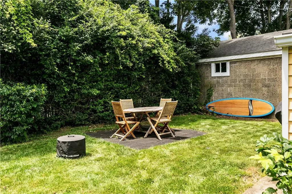 16 Congdon Avenue Newport RI 02840