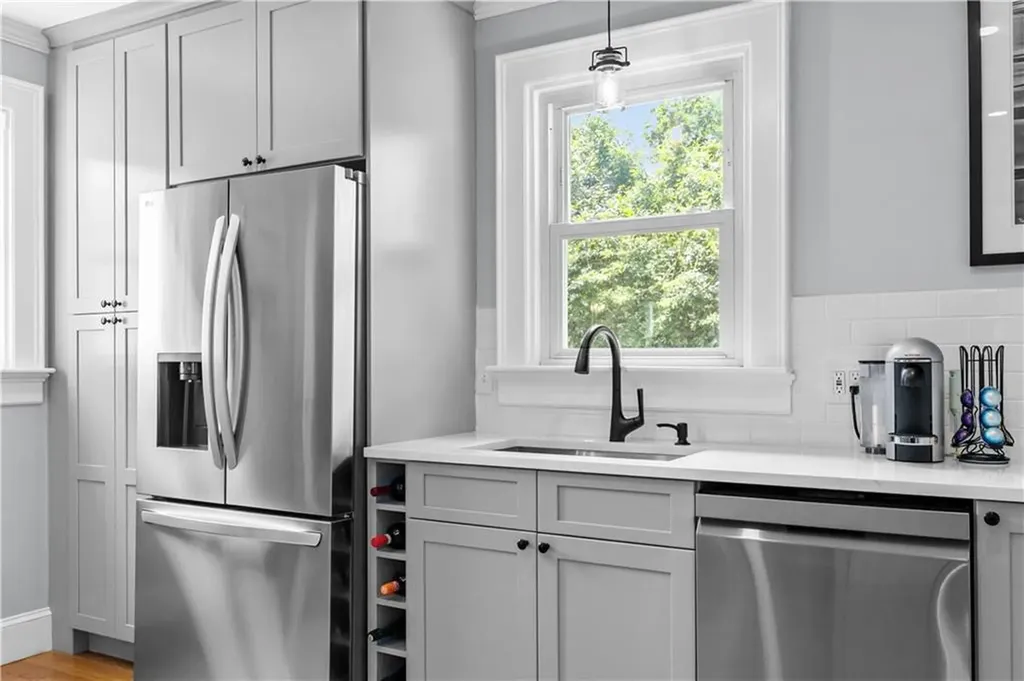 16 Congdon Avenue Newport RI 02840