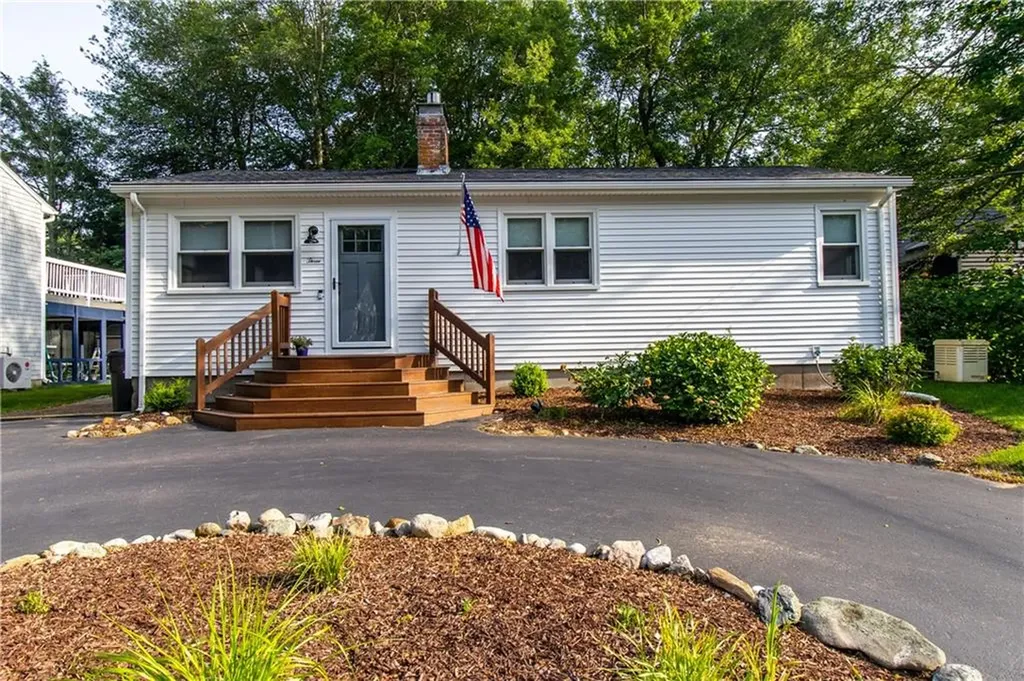 3 Onondega Road Narragansett RI 02882