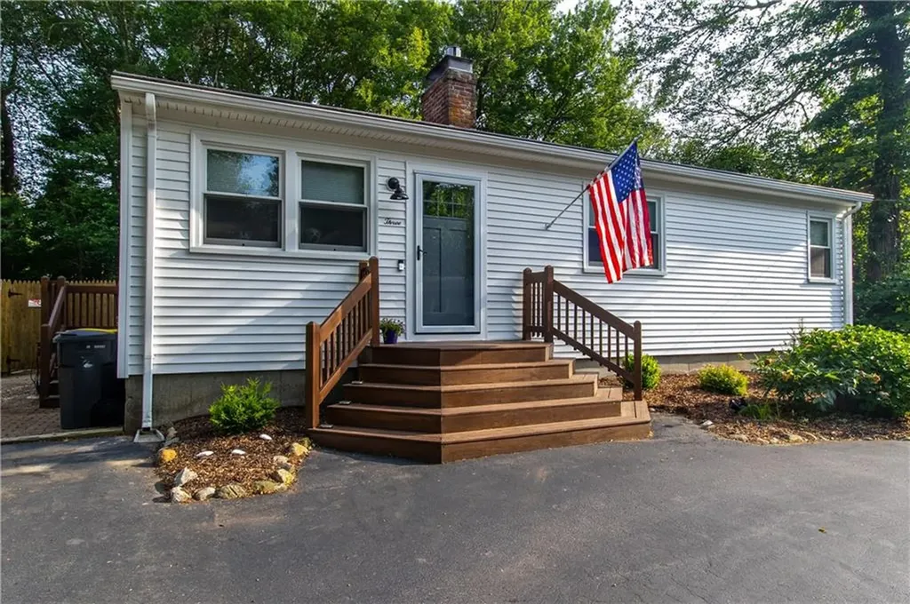 3 Onondega Road Narragansett RI 02882