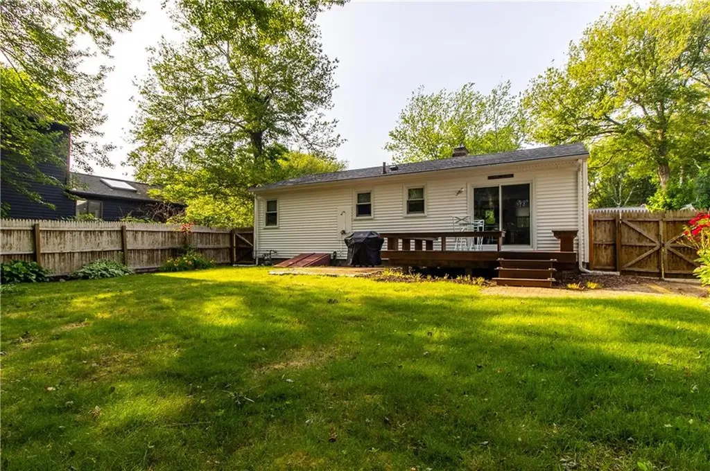 3 Onondega Road Narragansett RI 02882