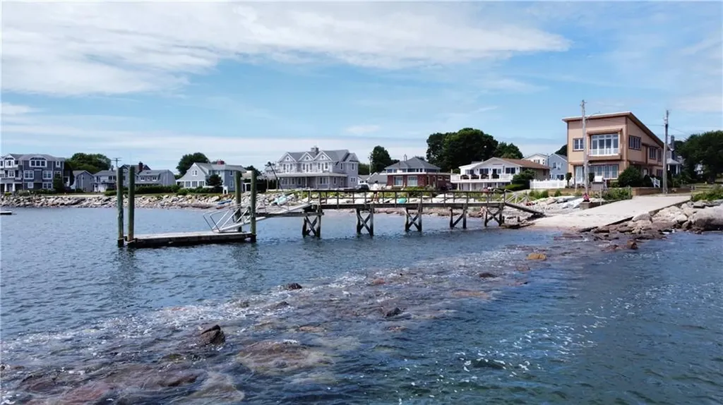 3 Onondega Road Narragansett RI 02882
