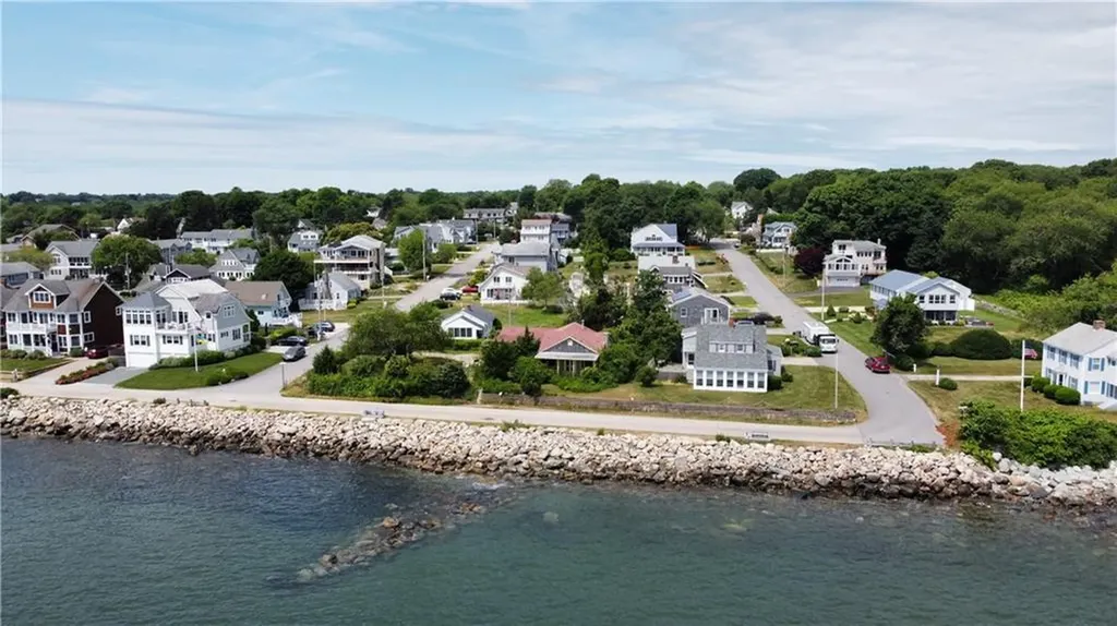 3 Onondega Road Narragansett RI 02882