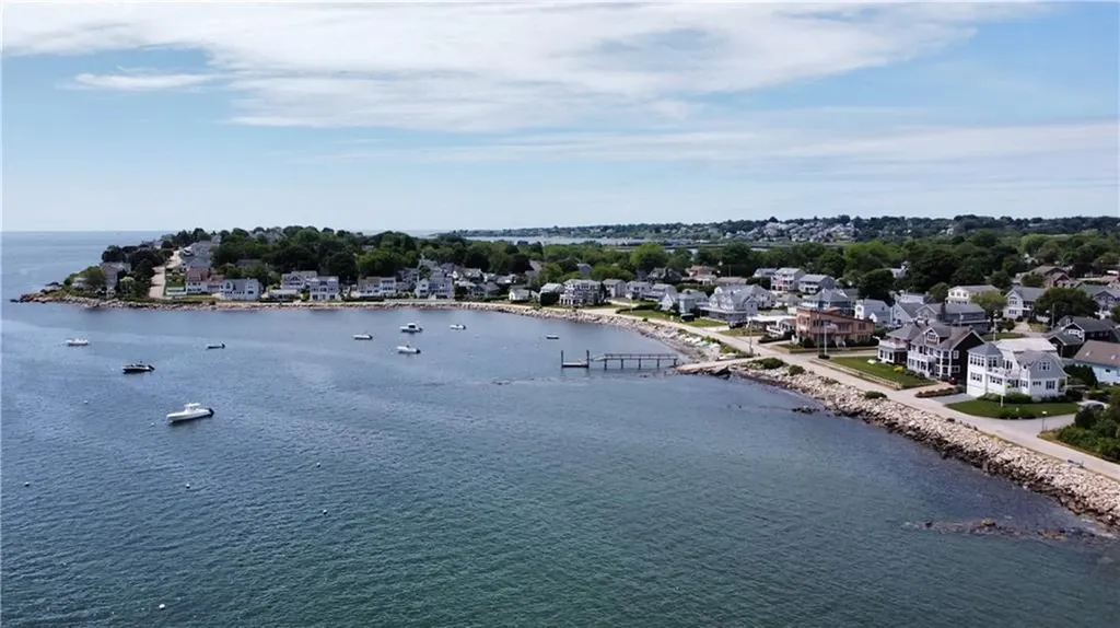 3 Onondega Road Narragansett RI 02882