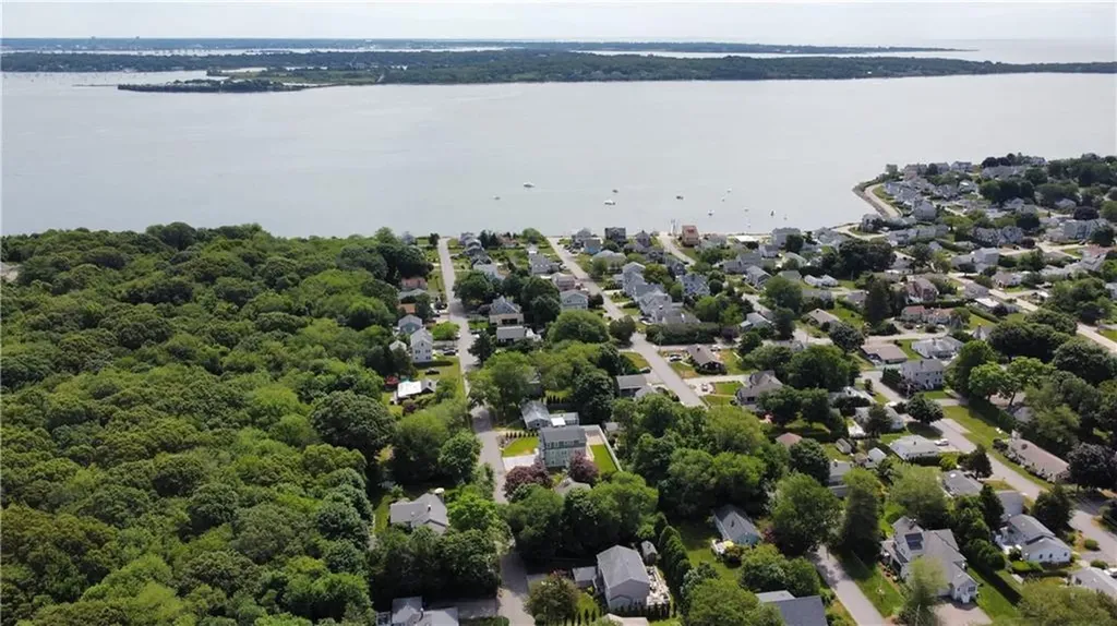 3 Onondega Road Narragansett RI 02882