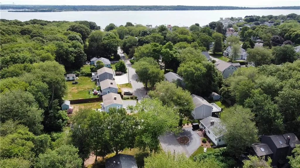 3 Onondega Road Narragansett RI 02882