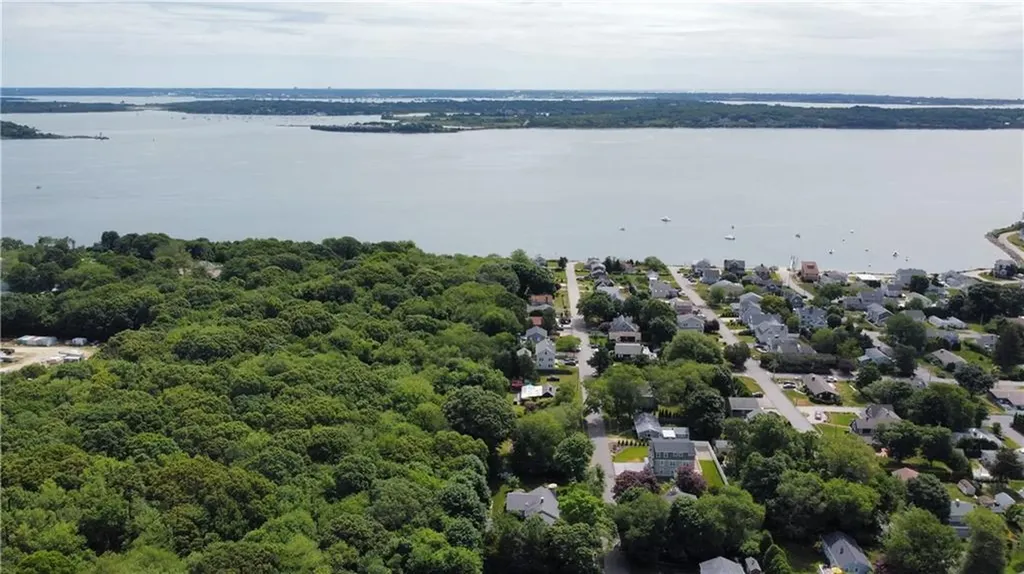 3 Onondega Road Narragansett RI 02882