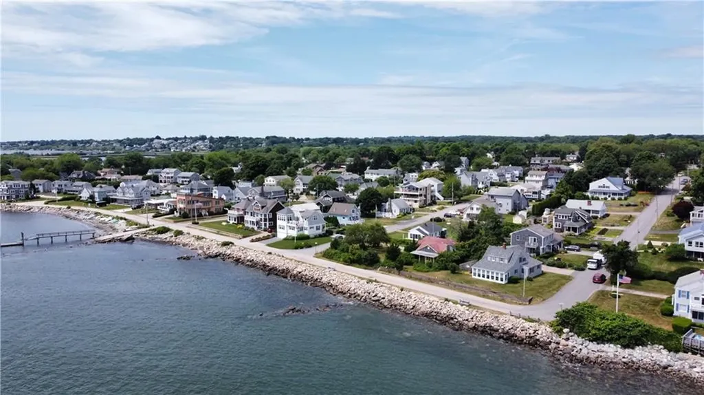 3 Onondega Road Narragansett RI 02882