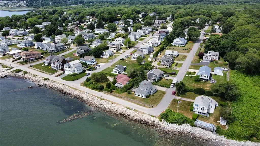 3 Onondega Road Narragansett RI 02882