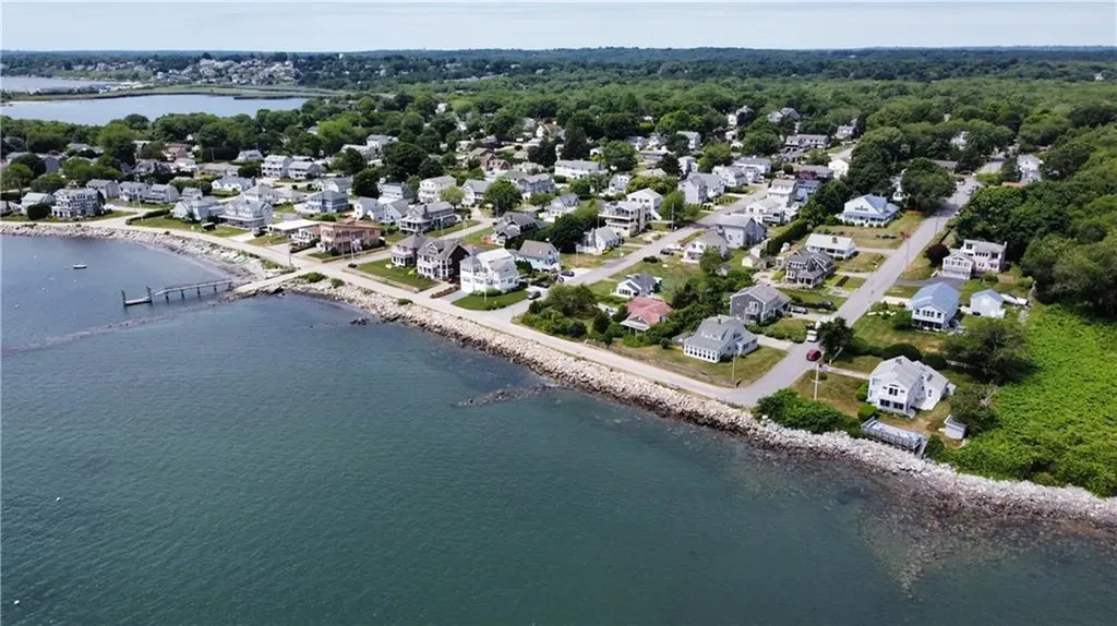 3 Onondega Road Narragansett RI 02882