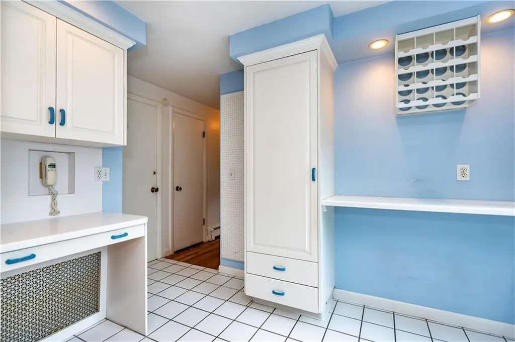 407 Red Chimney Drive Warwick RI 02886