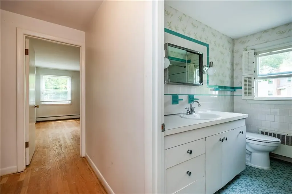 407 Red Chimney Drive Warwick RI 02886
