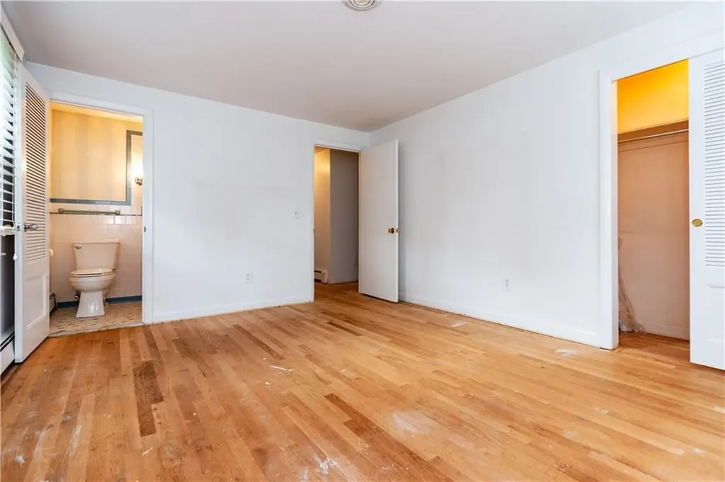 407 Red Chimney Drive Warwick RI 02886