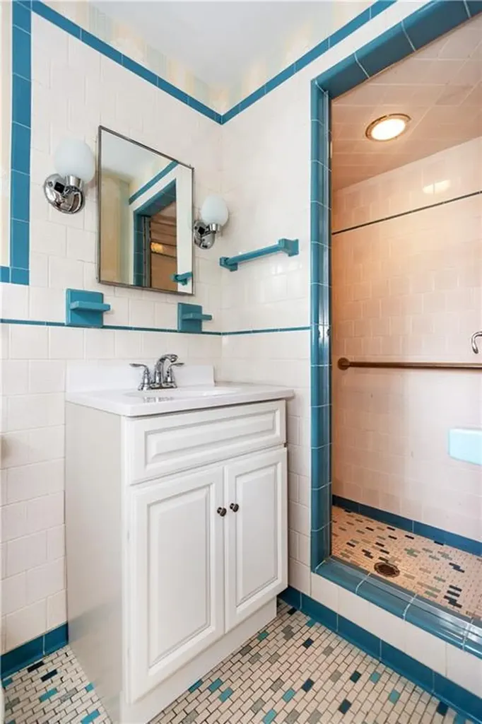 407 Red Chimney Drive Warwick RI 02886