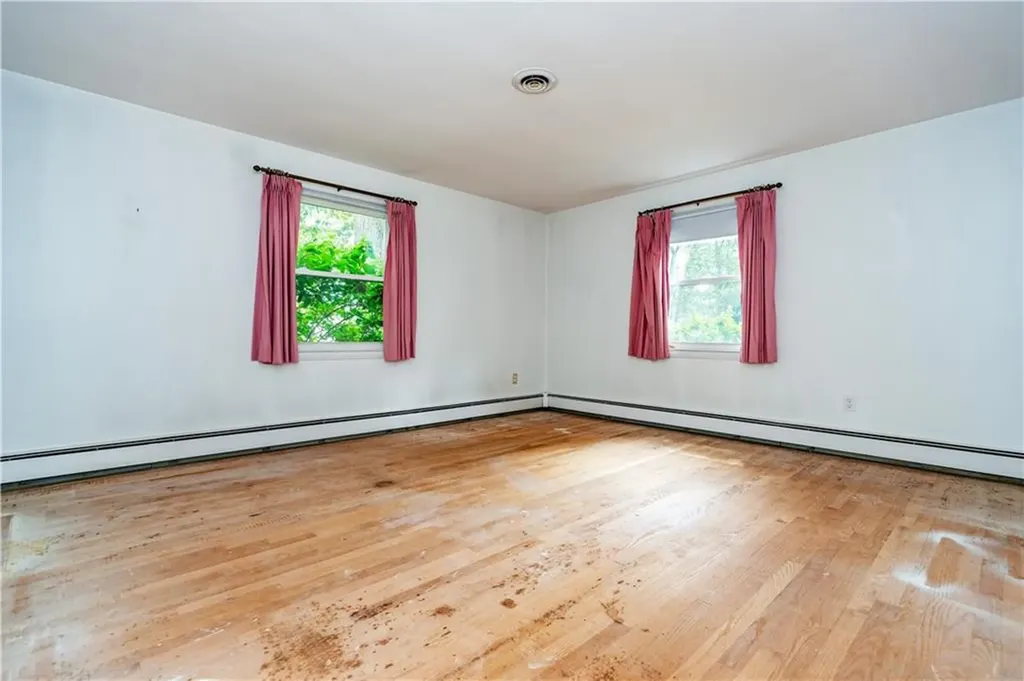 407 Red Chimney Drive Warwick RI 02886