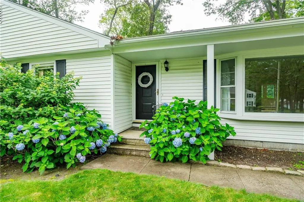 407 Red Chimney Drive Warwick RI 02886