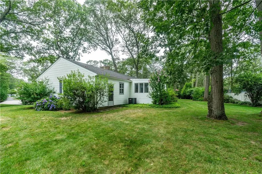 407 Red Chimney Drive Warwick RI 02886