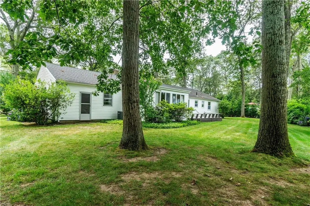 407 Red Chimney Drive Warwick RI 02886