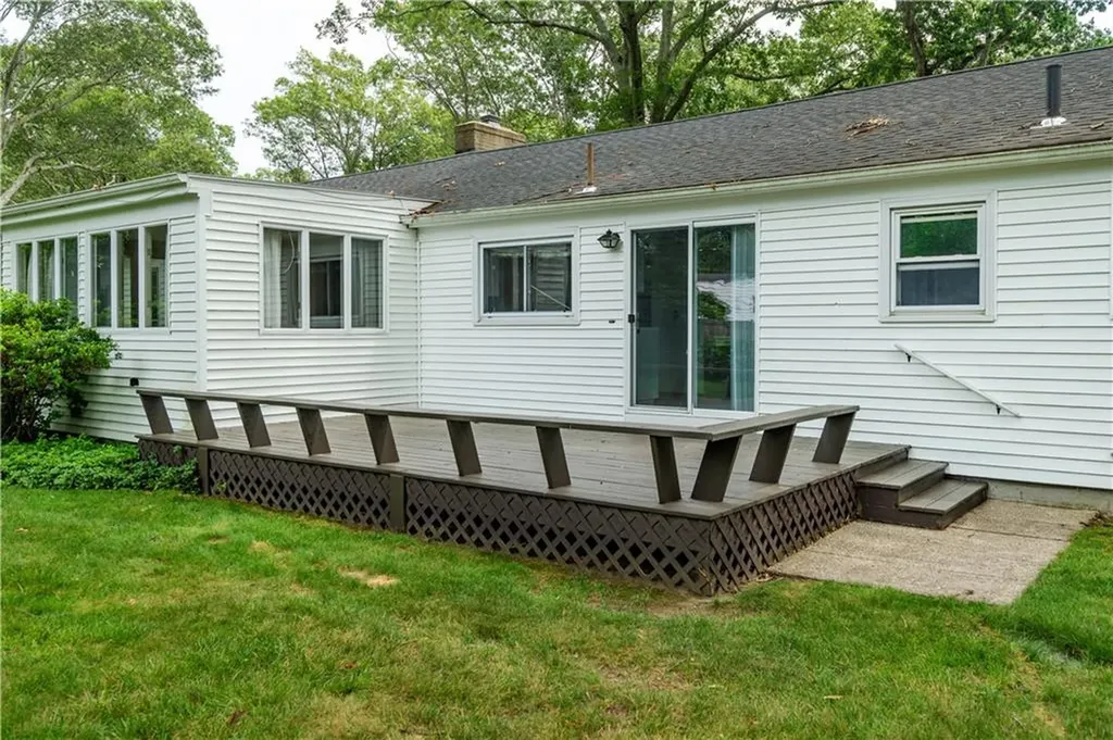 407 Red Chimney Drive Warwick RI 02886