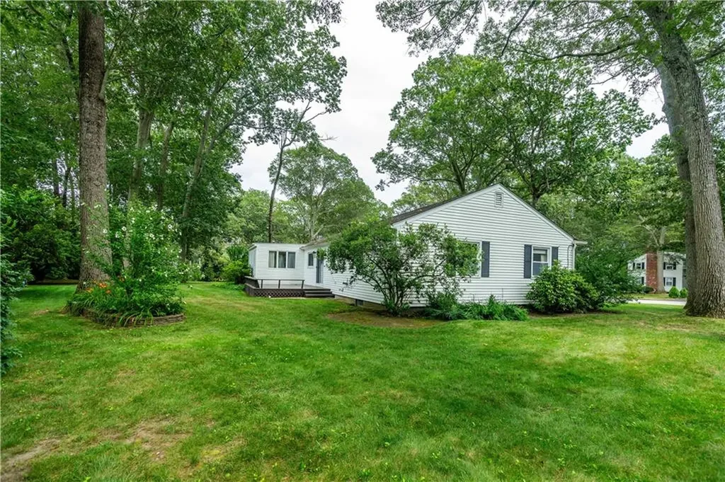 407 Red Chimney Drive Warwick RI 02886