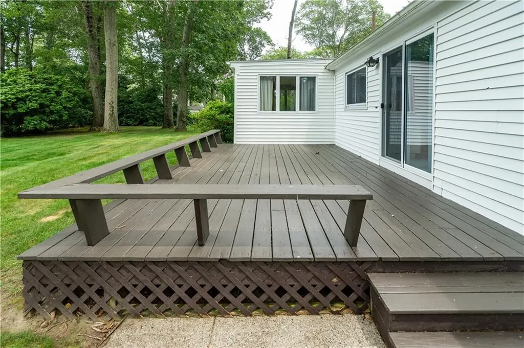 407 Red Chimney Drive Warwick RI 02886