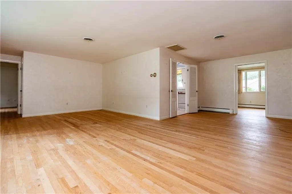 407 Red Chimney Drive Warwick RI 02886