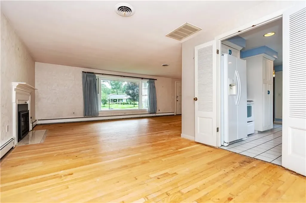 407 Red Chimney Drive Warwick RI 02886