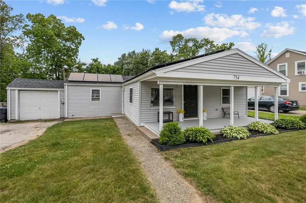 754 High Street Cumberland RI 02864
