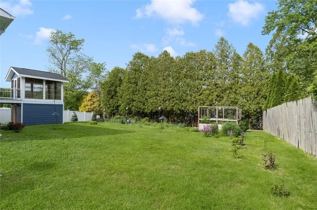 151 Mohawk Trail Cranston RI 02921