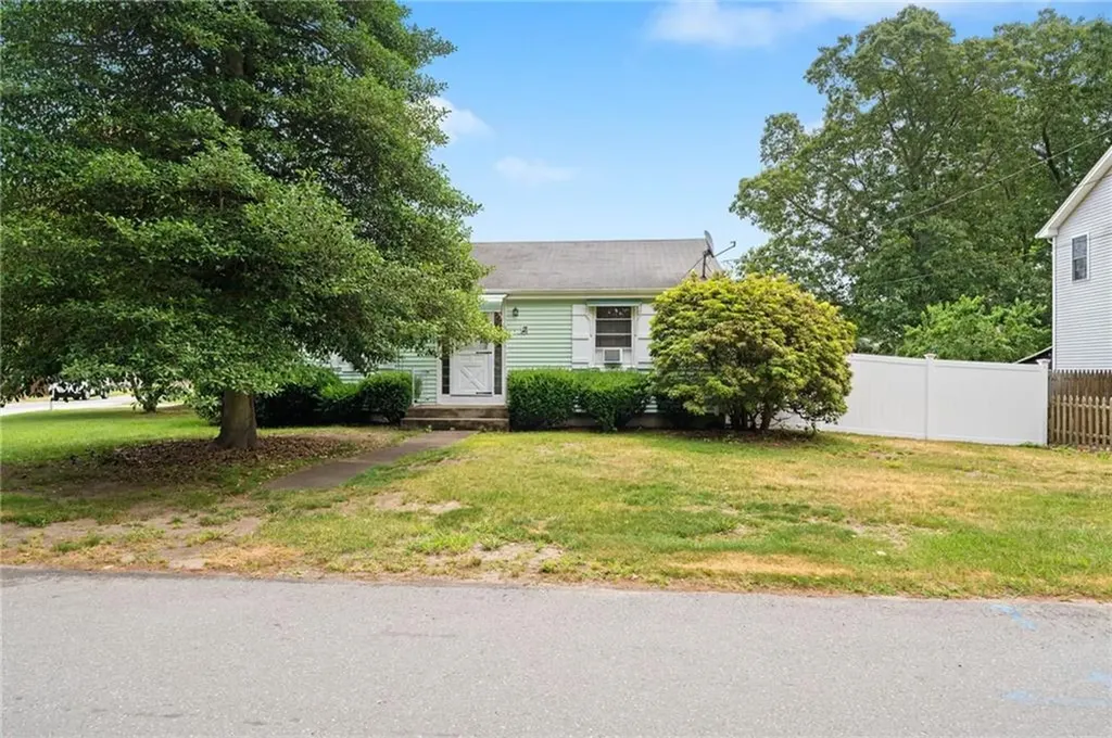 2 Glen Drive Warwick RI 02889