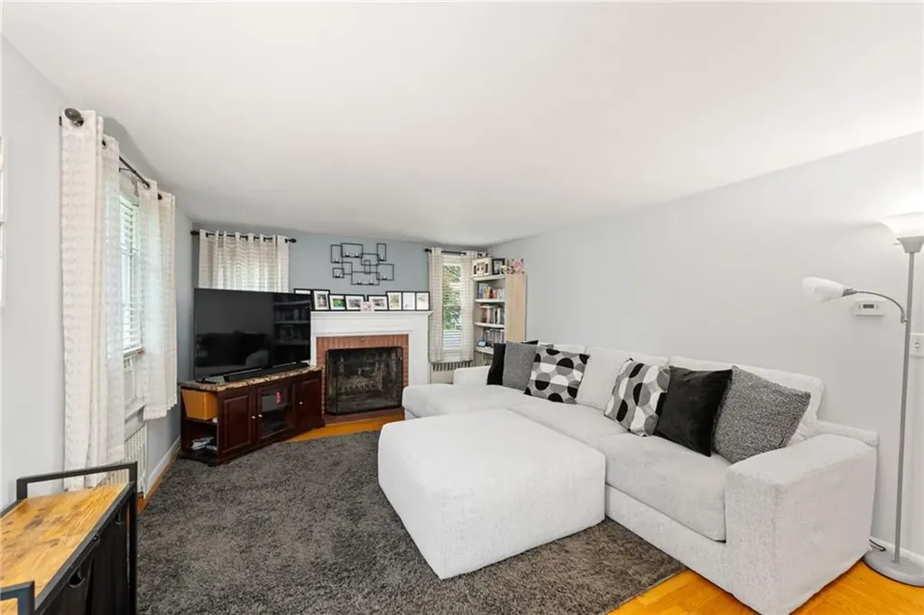 2 Glen Drive Warwick RI 02889