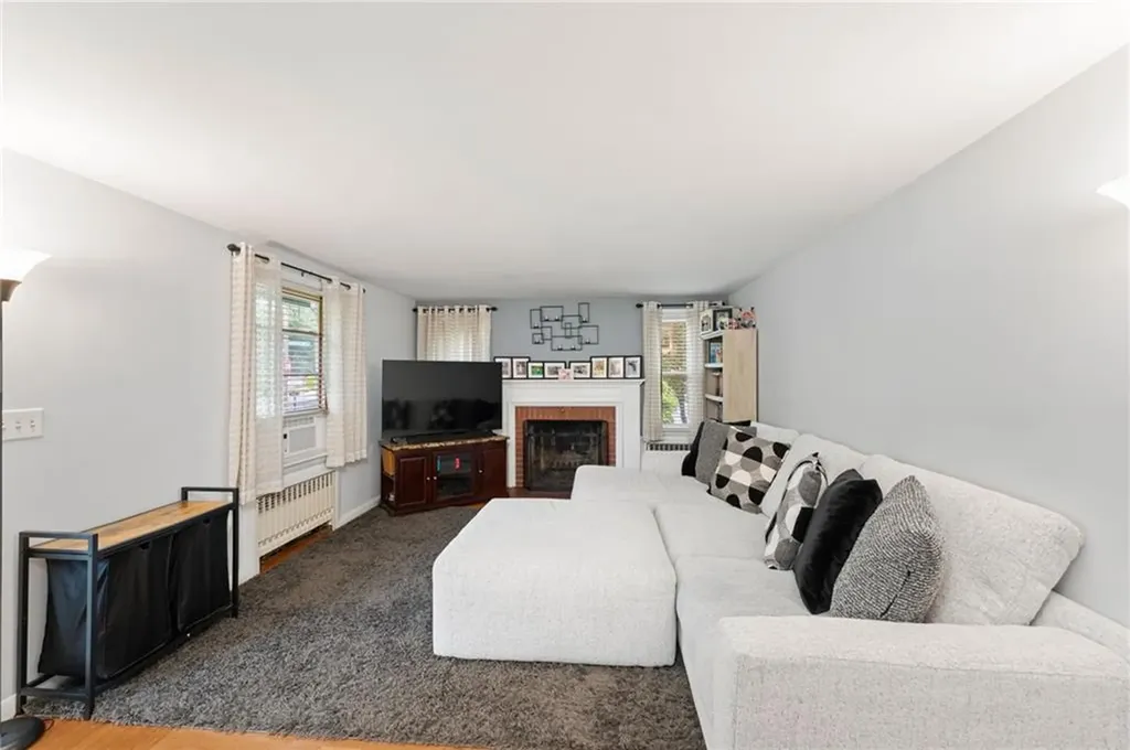 2 Glen Drive Warwick RI 02889