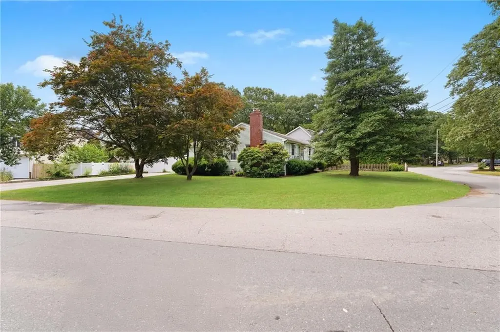 2 Glen Drive Warwick RI 02889