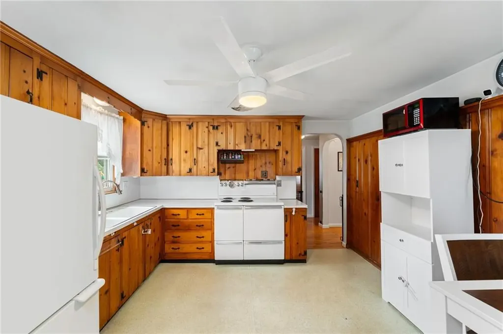 2 Glen Drive Warwick RI 02889
