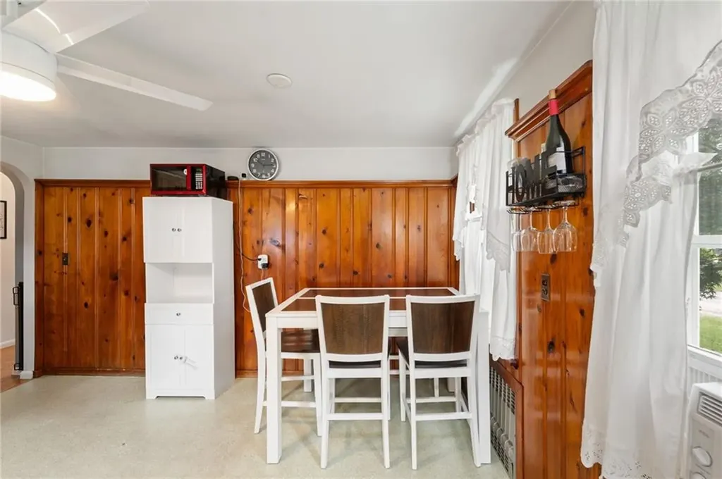 2 Glen Drive Warwick RI 02889