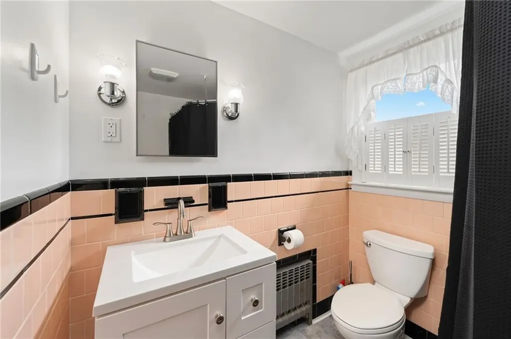 2 Glen Drive Warwick RI 02889