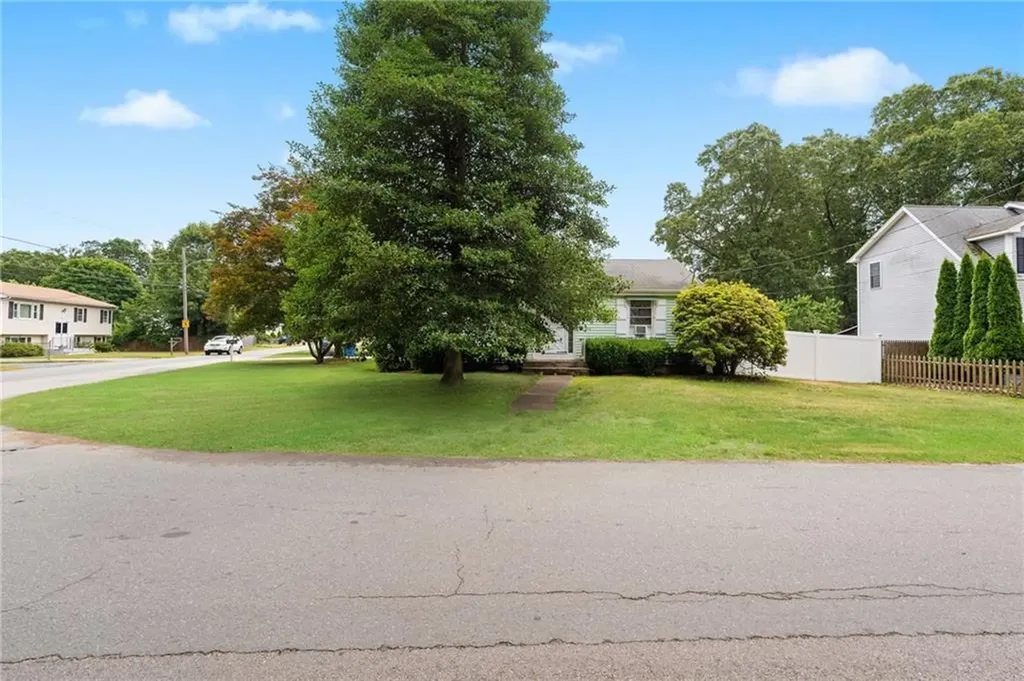 2 Glen Drive Warwick RI 02889