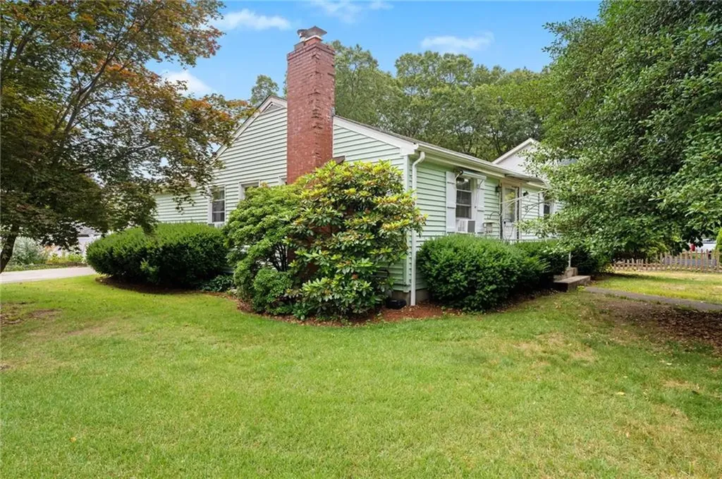 2 Glen Drive Warwick RI 02889