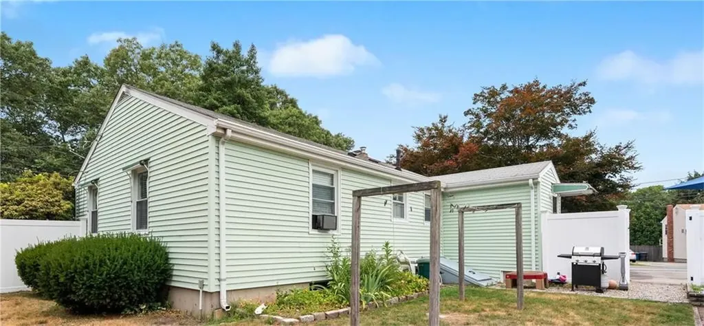 2 Glen Drive Warwick RI 02889